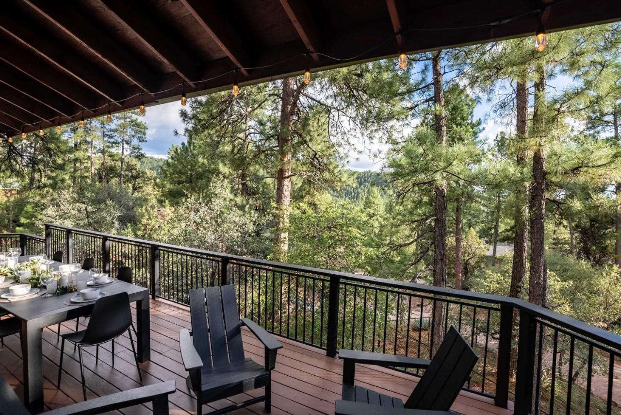 Modern Pine Cabin With Wraparound Deck And Forest View Exterior foto